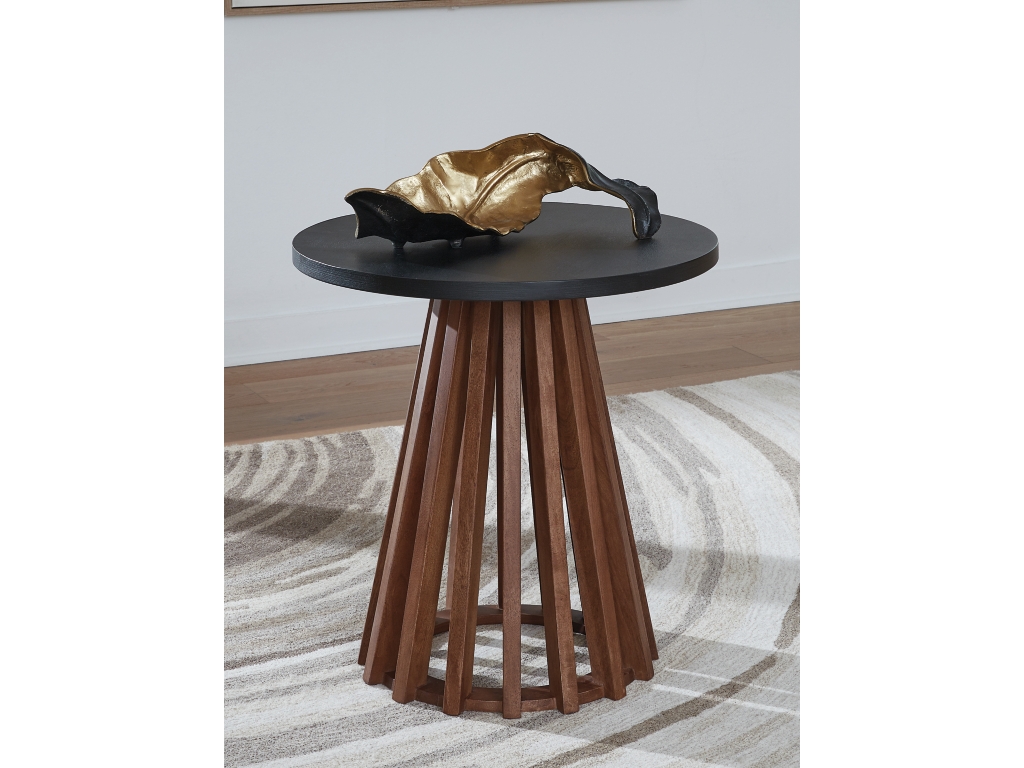 Kallari End Table - image 1