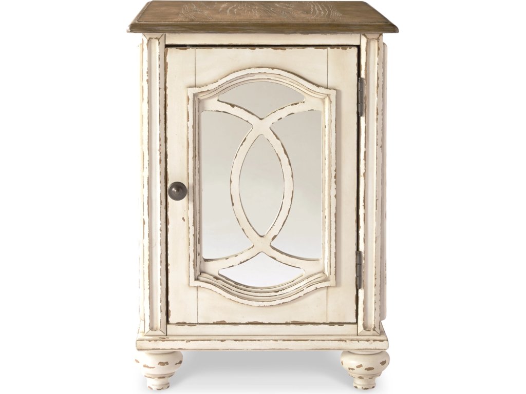 Realyn Chairside End Table - image 2