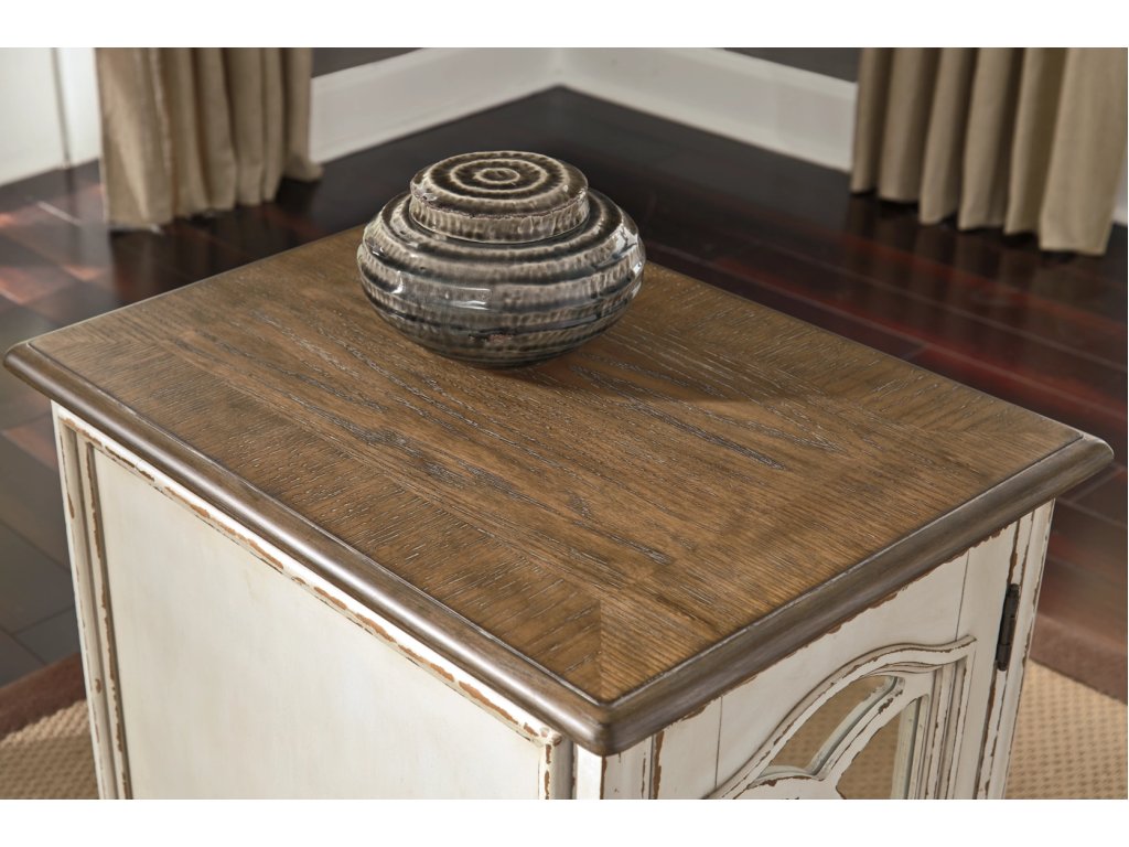 Realyn Chairside End Table - image 7