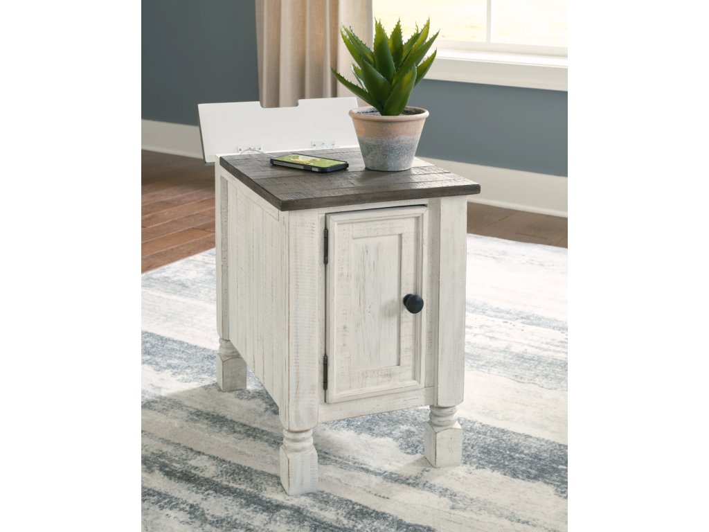 Havalance Chairside End Table - image 6