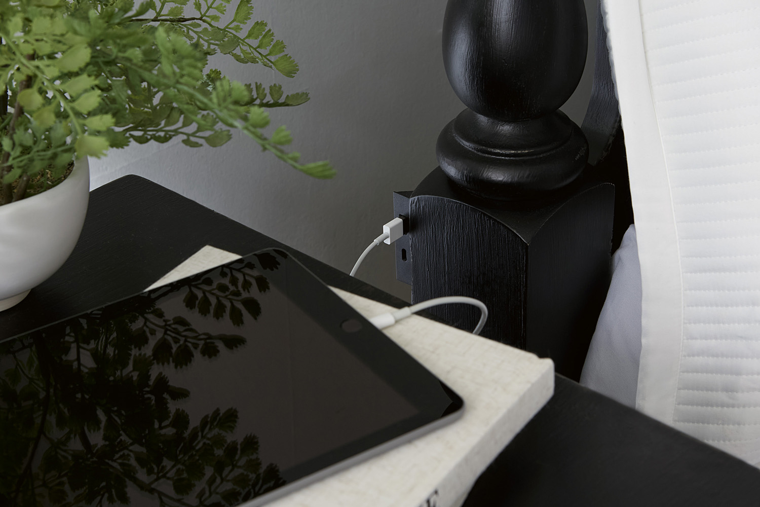 Liv360 Nightstand - image 4