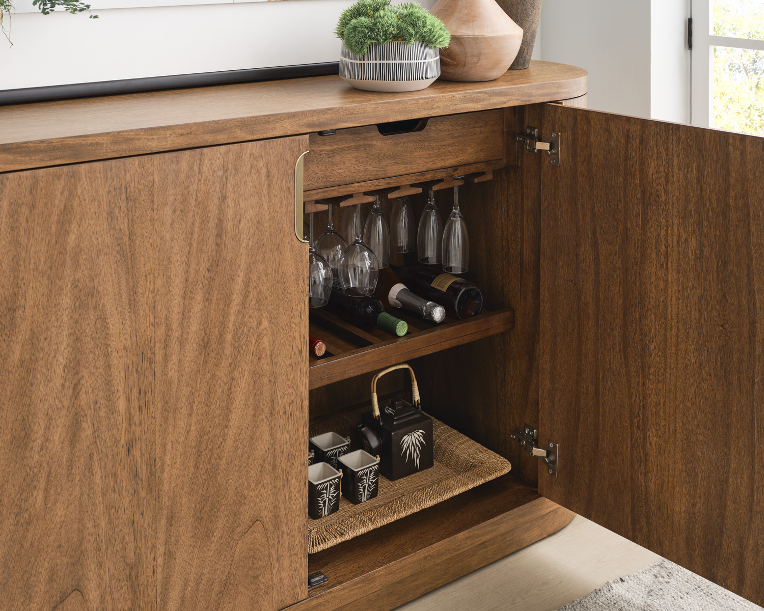 Sideboard - image 4
