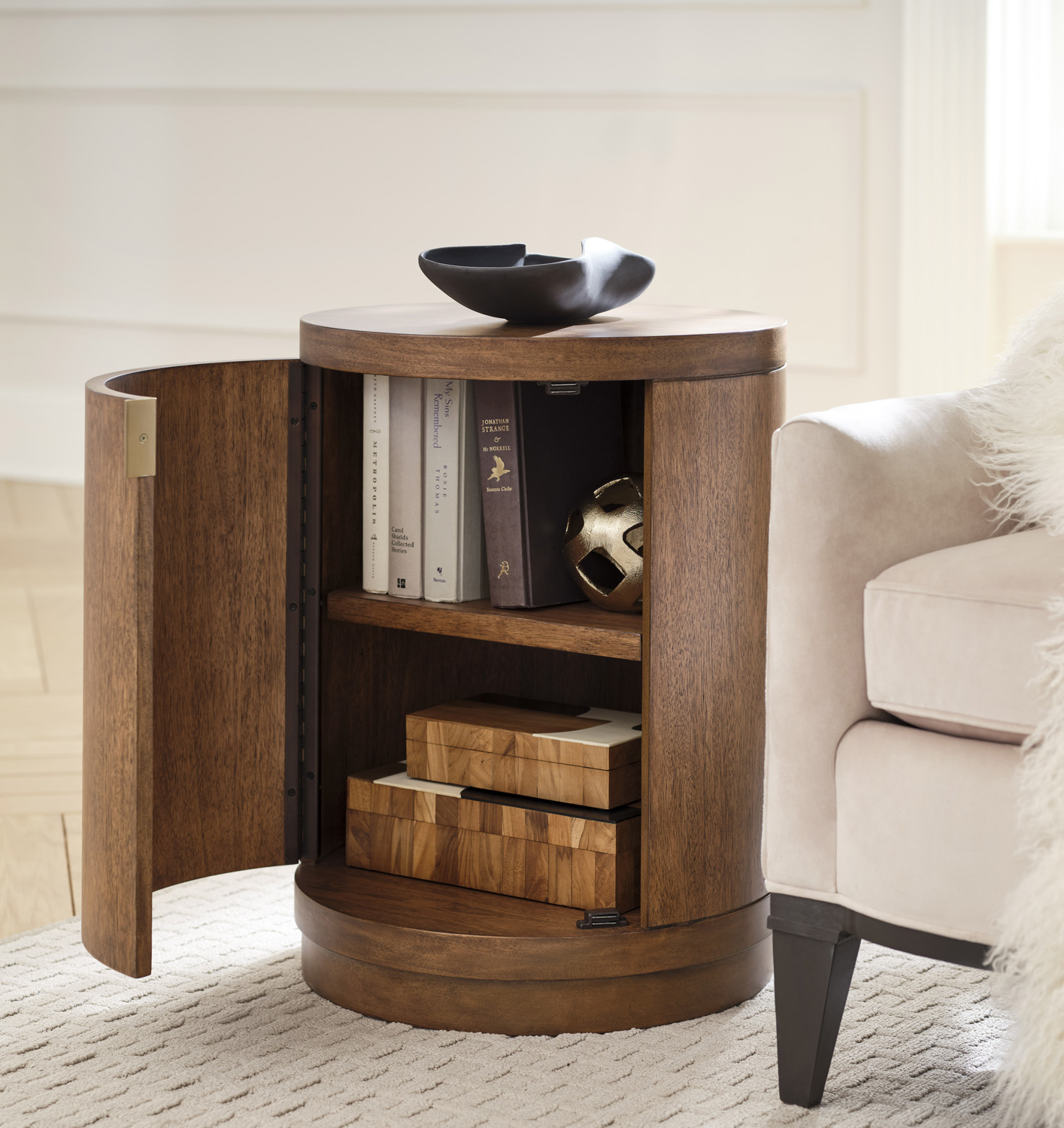 Round Chairside Table - image 2