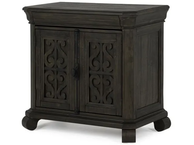 Bachelor Chest - Alternative View