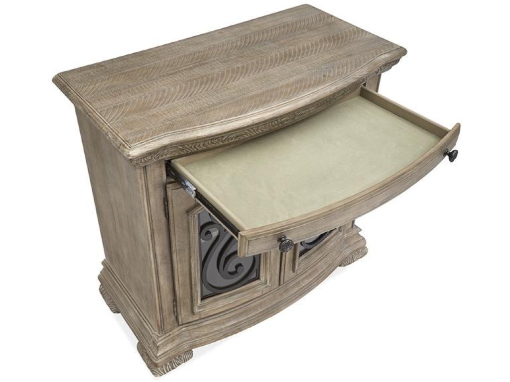 Bachelor Chest - image 1