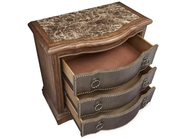 Bachelor Chest