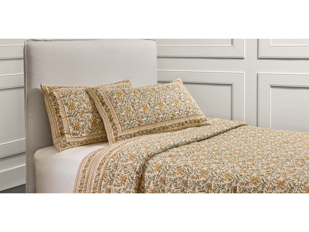 Felicity Quilt Bedding Set - main image