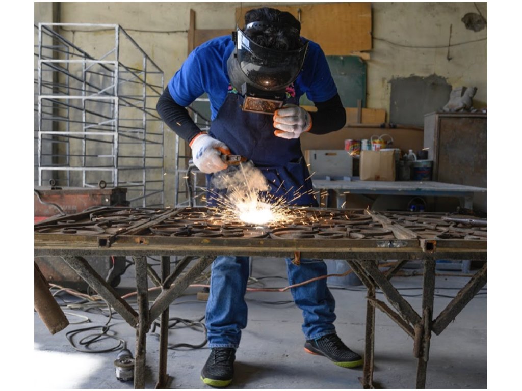 Desiree End Table - image 1