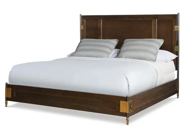 Jacques Bed. Queen Size 5/0