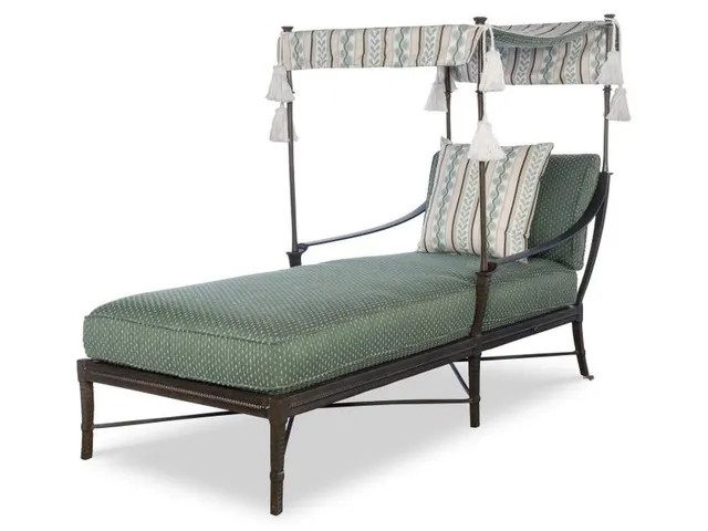 Andalusia Metal Back Single Chaise