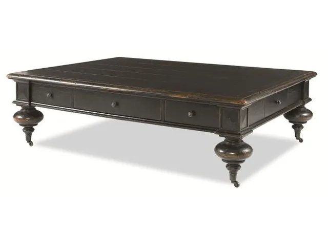 Grand Oak Cocktail Table