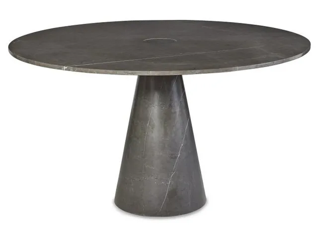 Pontchartrain Round Dining Table