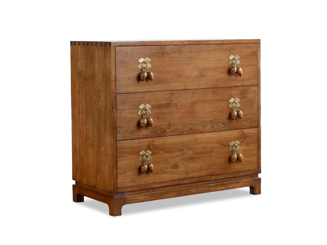 Acorn Chest