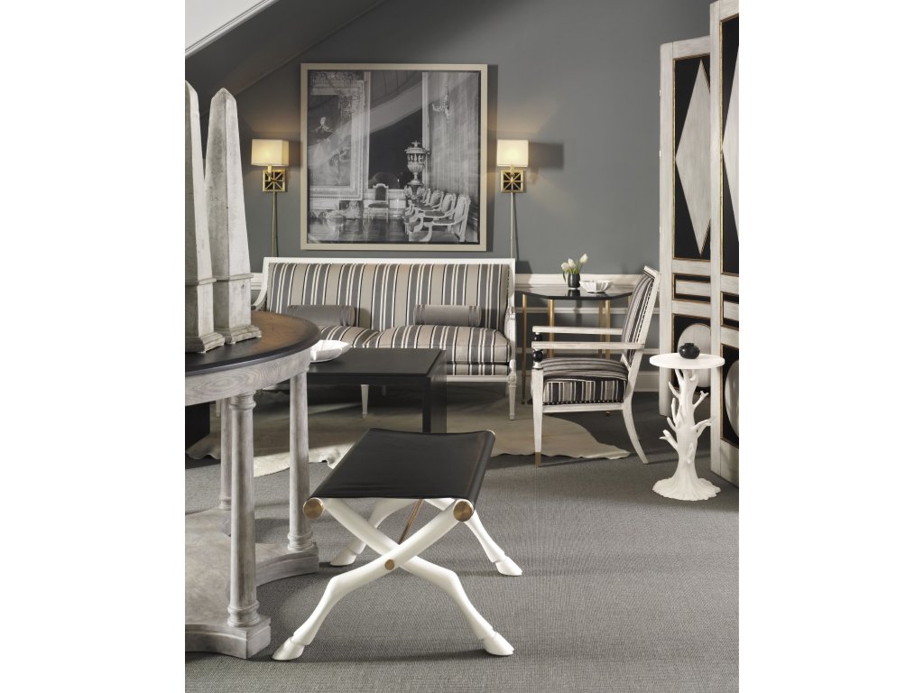 Trianon Settee - image 4