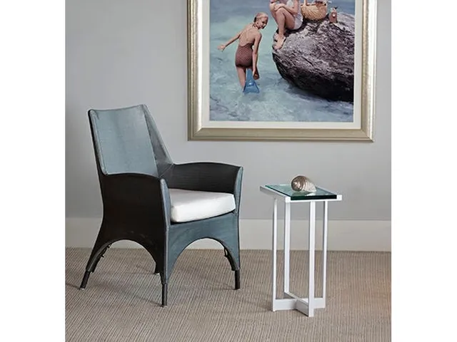 Lewis Drink Table