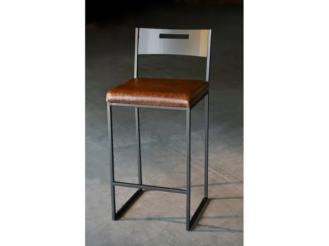 Astor Counterstool - Alternative View