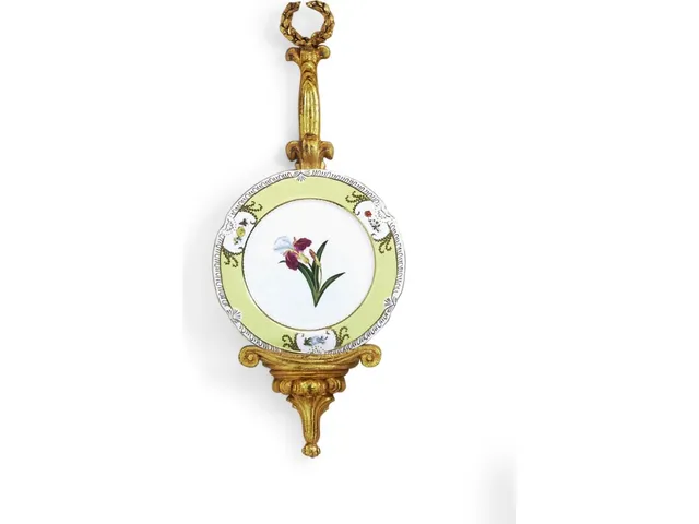 Plate Holder - Antique Gold