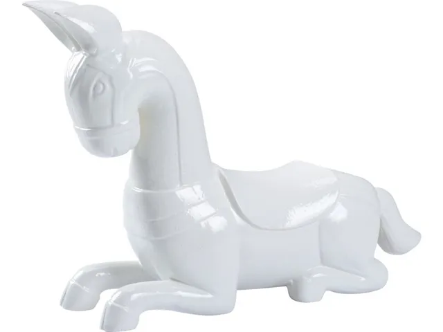Majestic Horse Sculpture