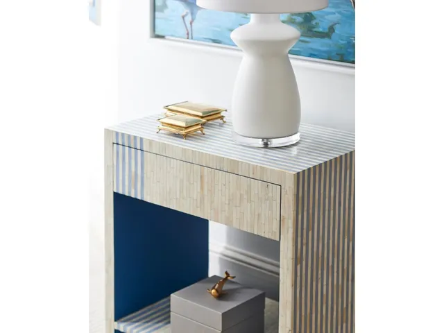 Tokyo Vase Lamp - White