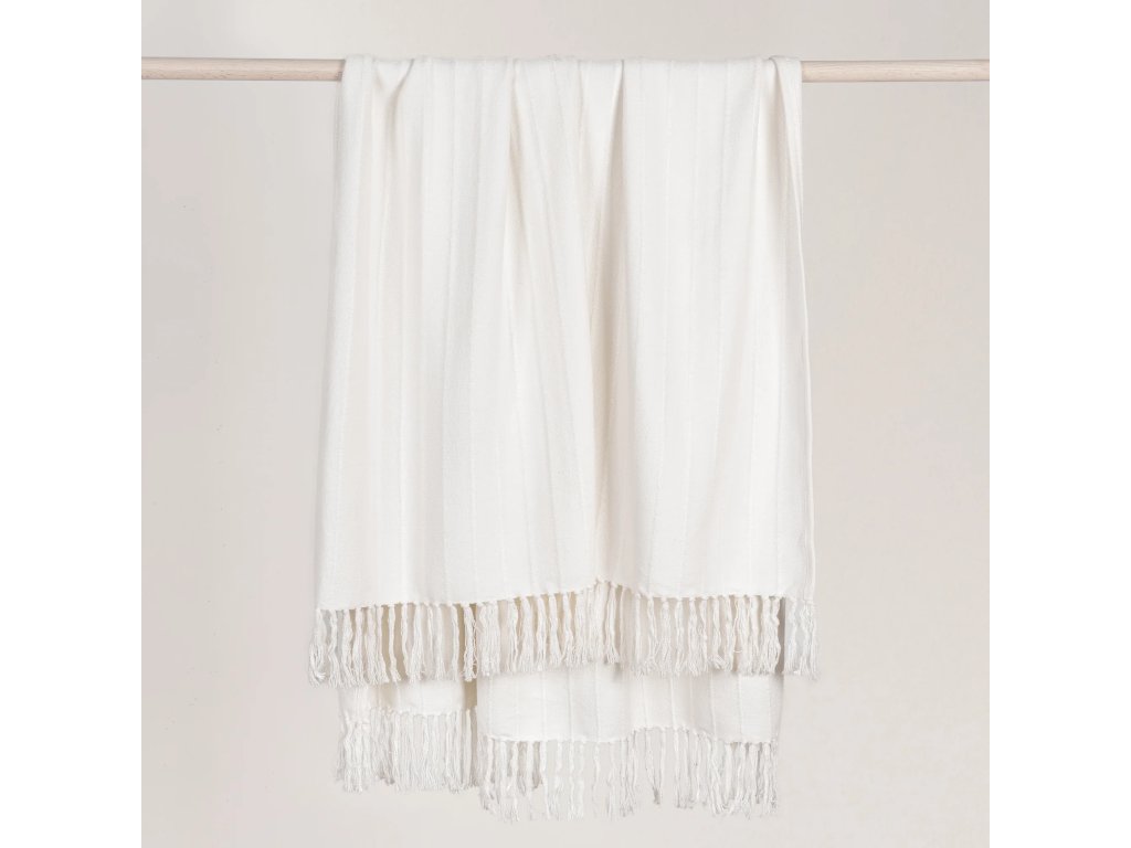 TC Hunter 50x70 Throw - White - main image