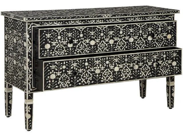 Mogli Chest