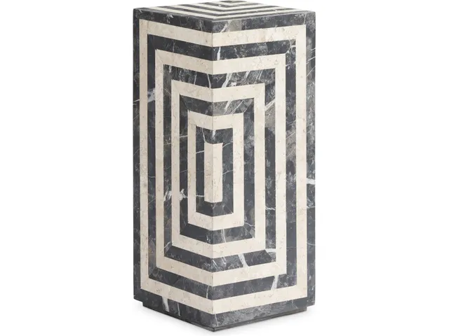 Rylee Spot Table