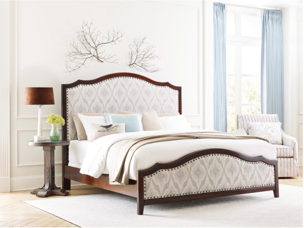 Charleston King Bed - Complete - image 1