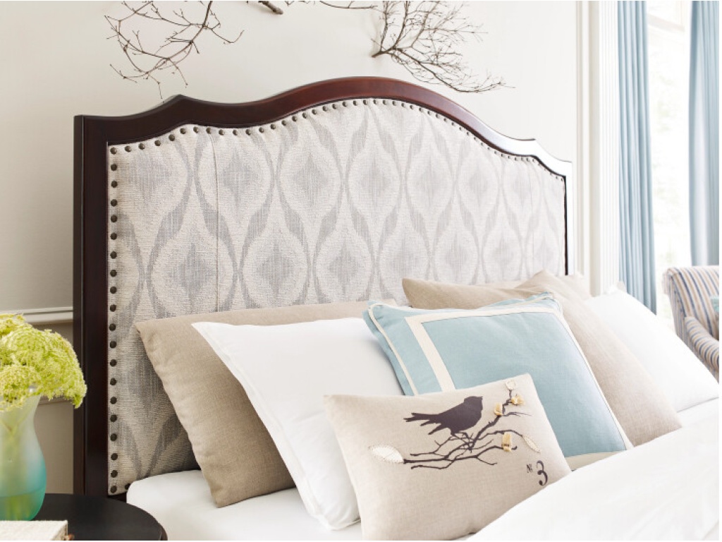 Charleston King Bed - Complete - image 2