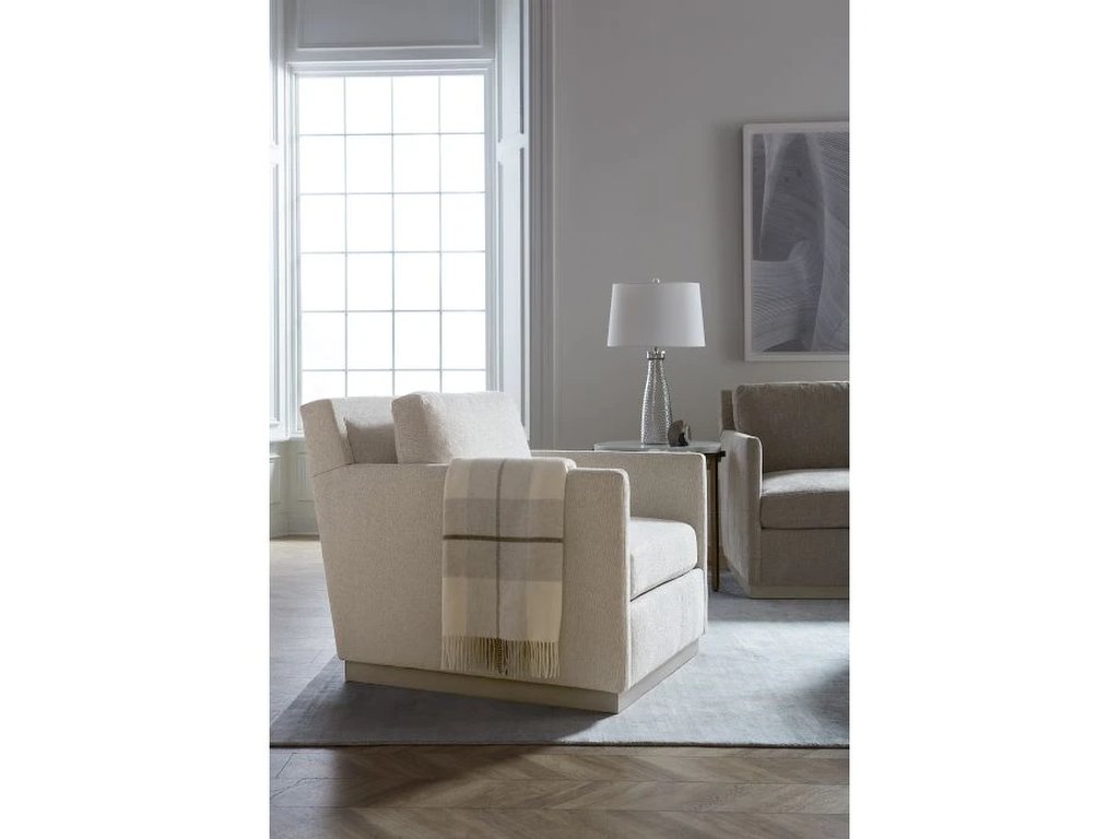 Round End Table  - image 6