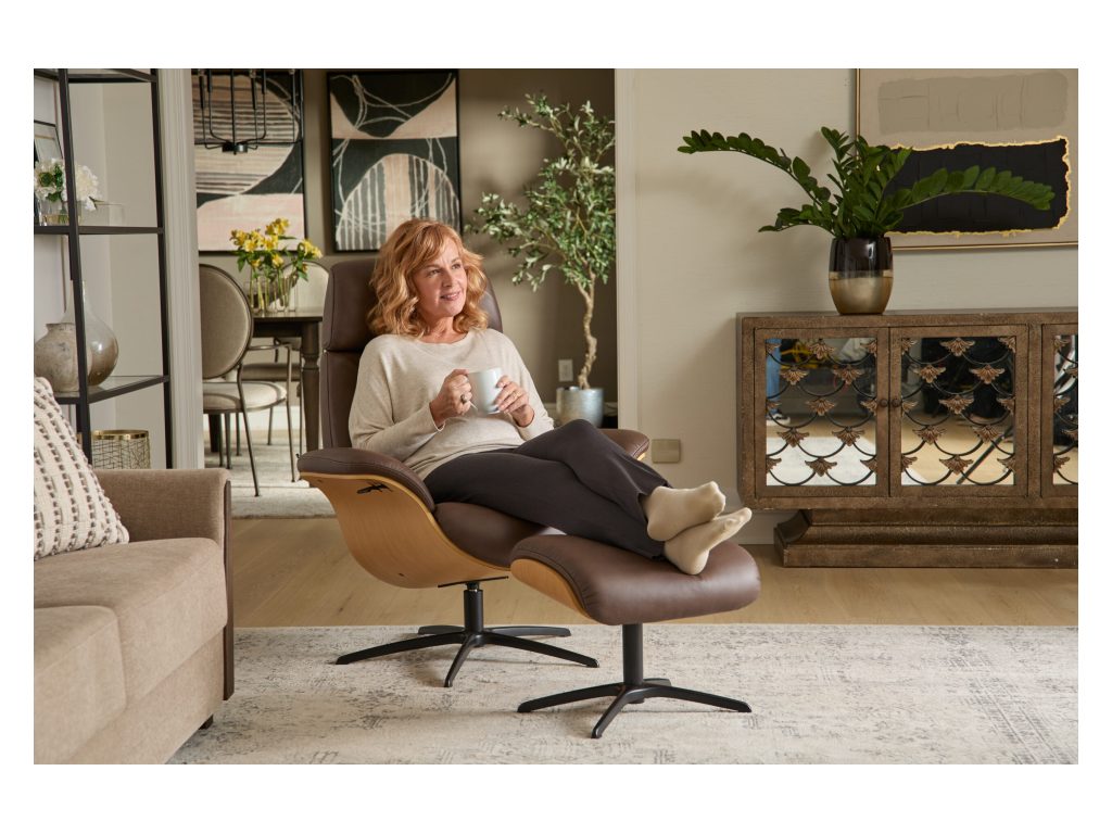 Falcon Swivel Chair, alternate view 3
