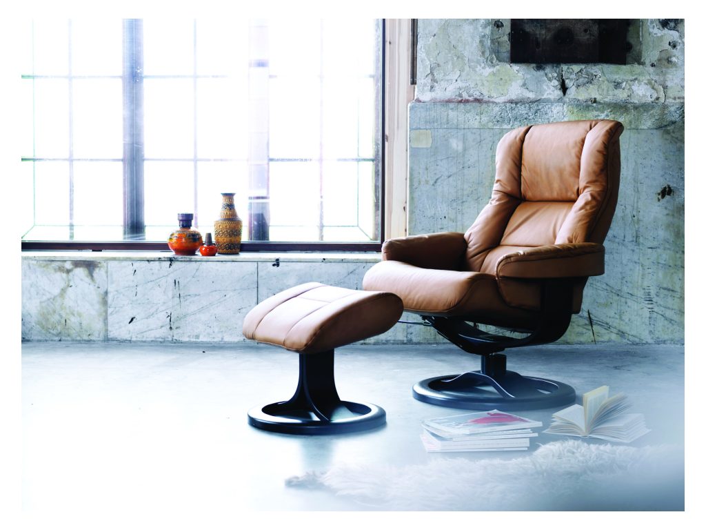 Loen Swivel Chair, alternate view 3