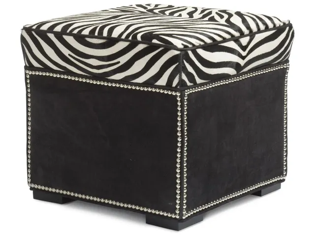 Abbey Ottoman W/Border
