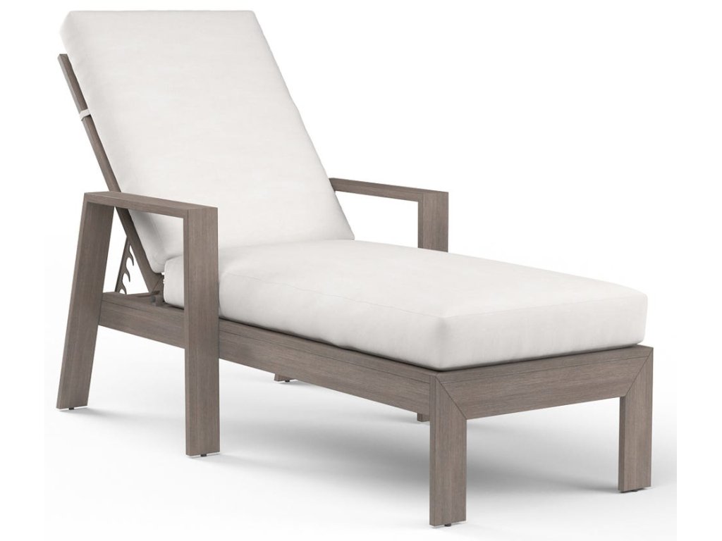 Laguna Chaise Lounge in Canvas Flax, No Welt - main image