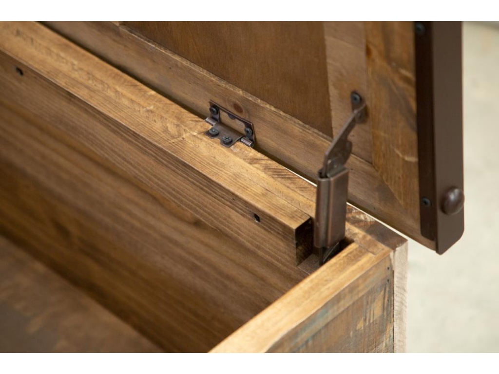 Bedroom Storage Trunk - image 4