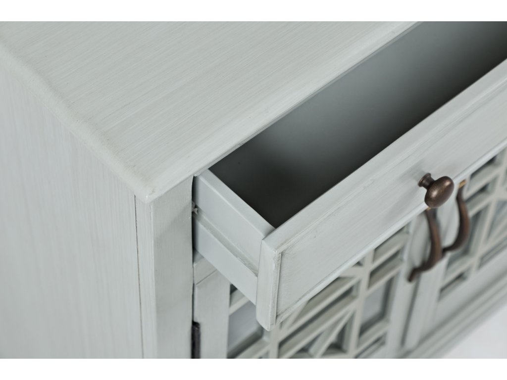 Craftsman 32 Inch Accent Chest - image 3