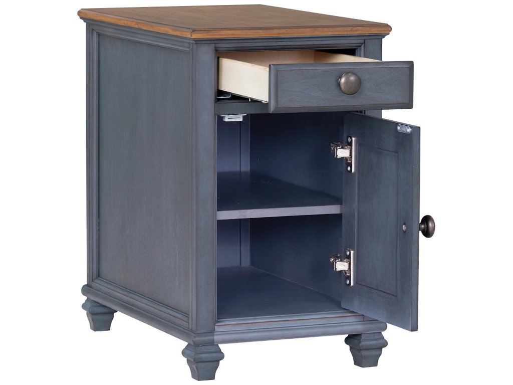 Americana Chairside Table - image 5