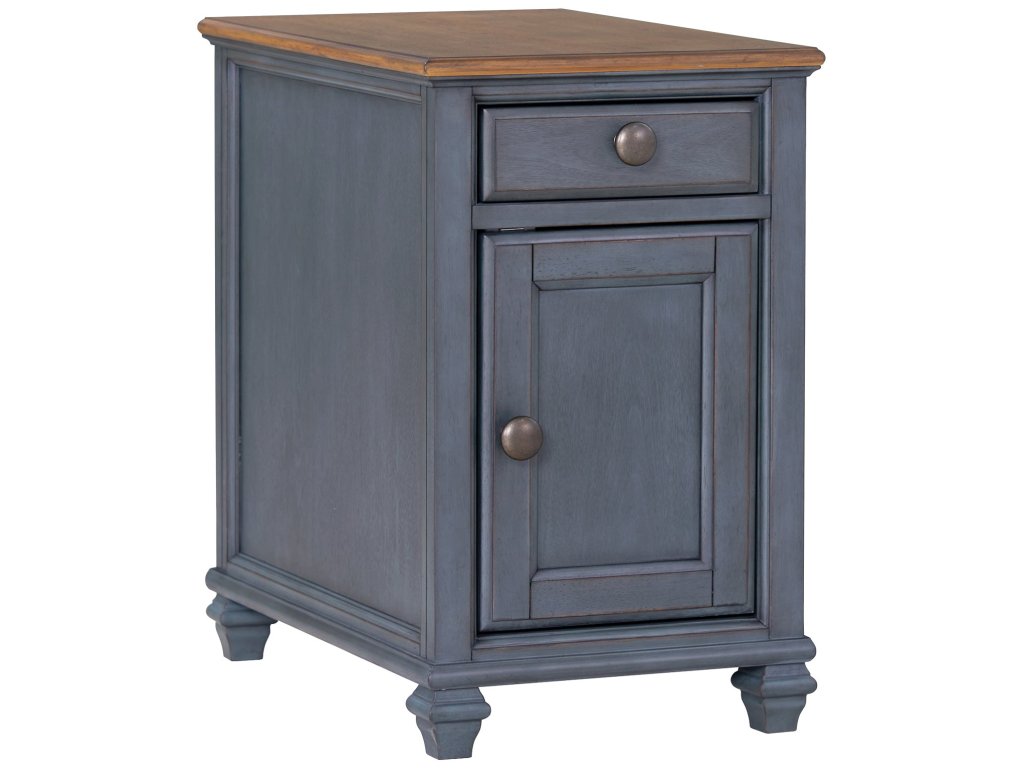 Americana Chairside Table - image 4