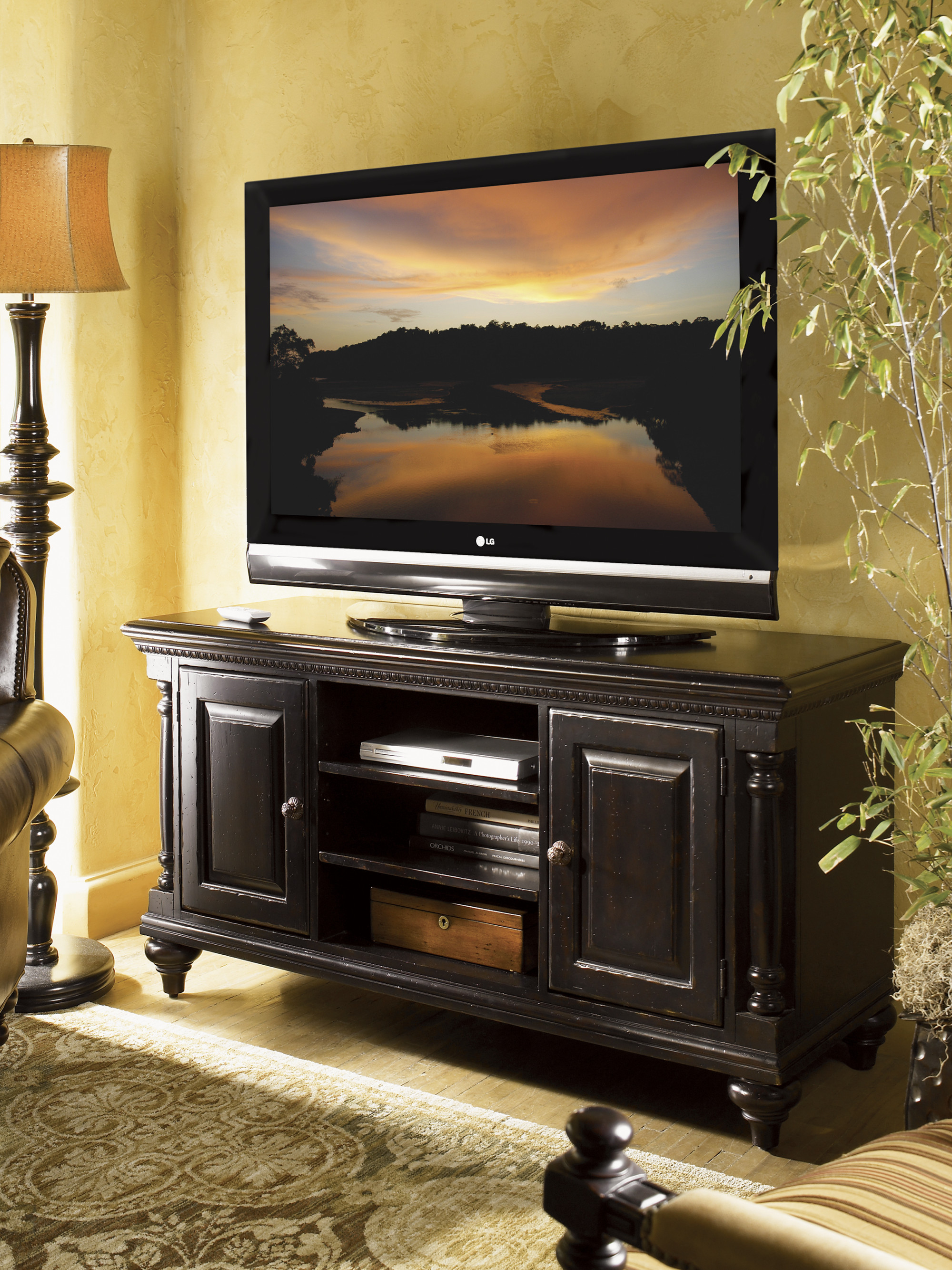 Huntington Media Console - image 1