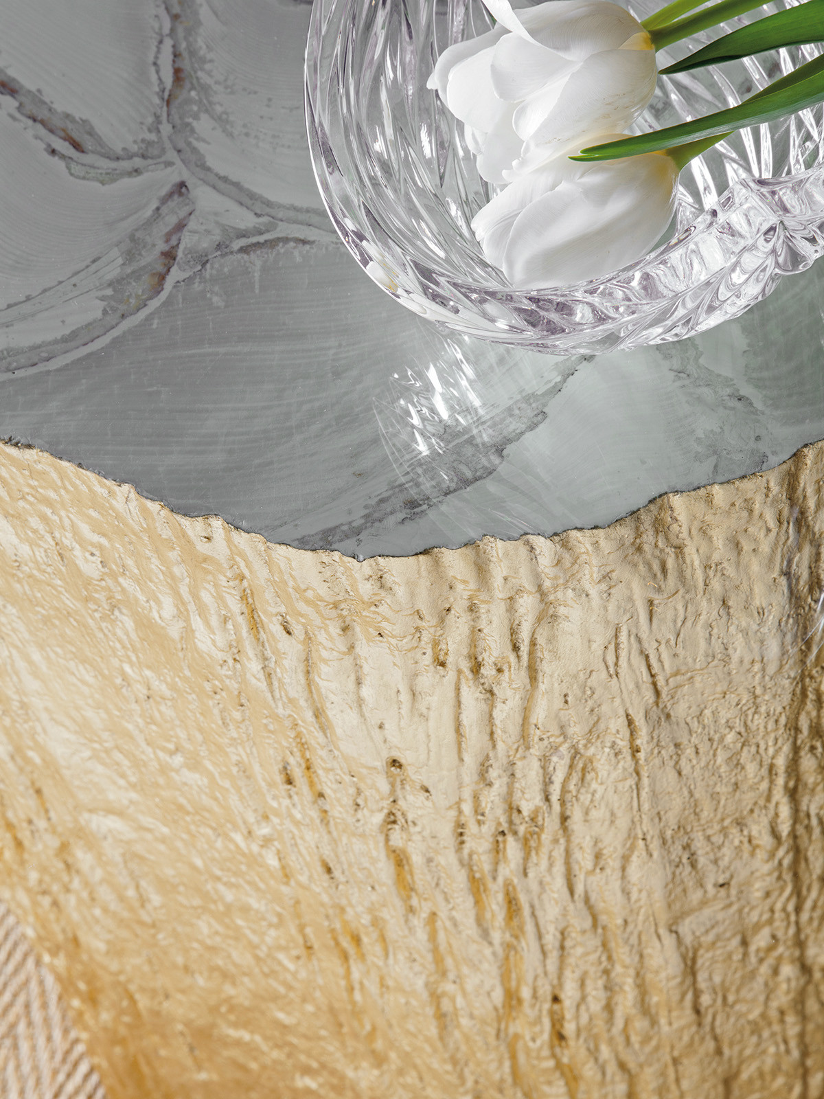 Trunk Segment Round Dining Table With Glass Top-Gold Leaf - image 2