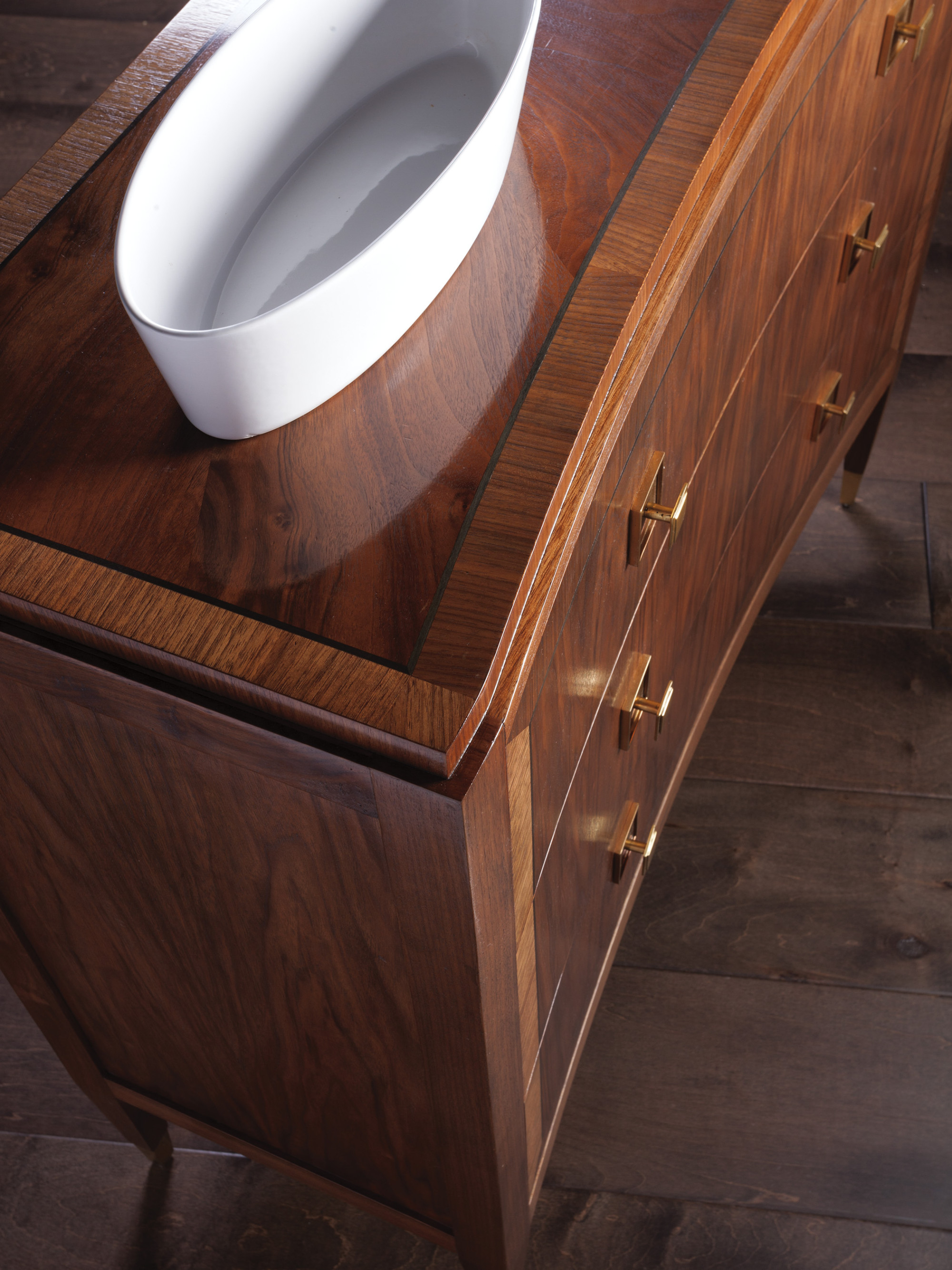 Chiavari Hall Chest - image 2