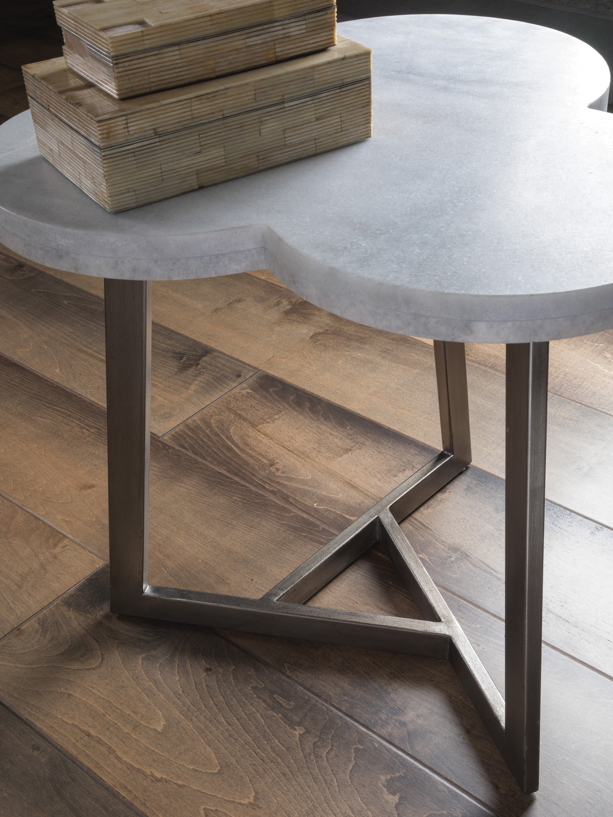 Aristo Clover End Table - image 2