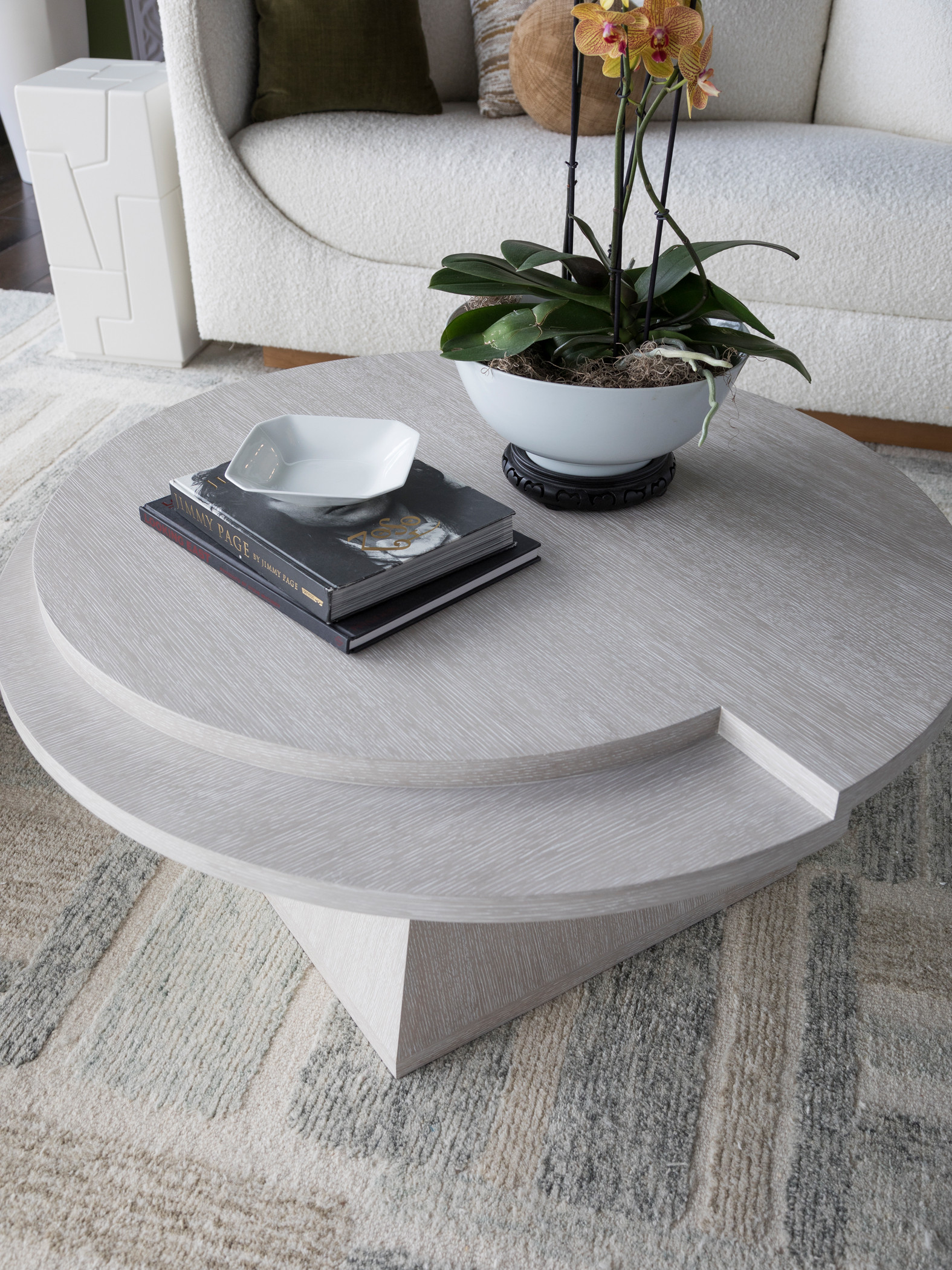 Solimar Round Cocktail Table - image 1