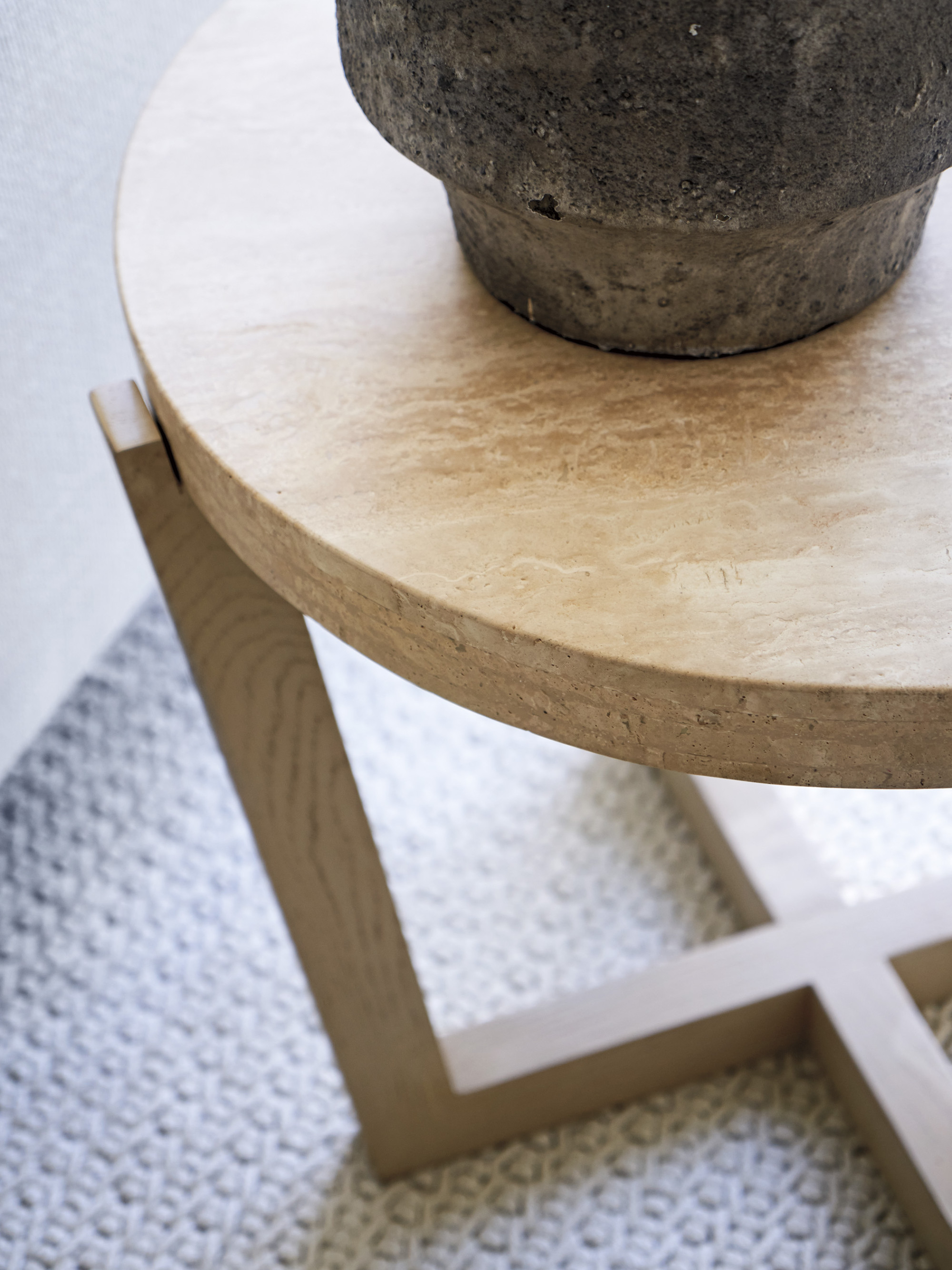 Shasta Round Lamp Table - image 2