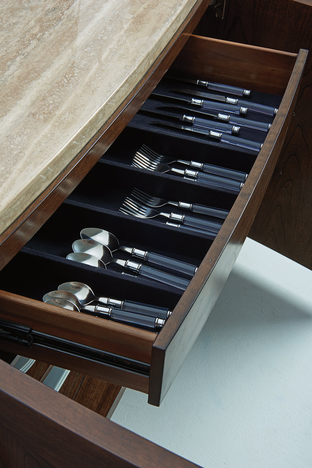 Mariposa Buffet - image 3