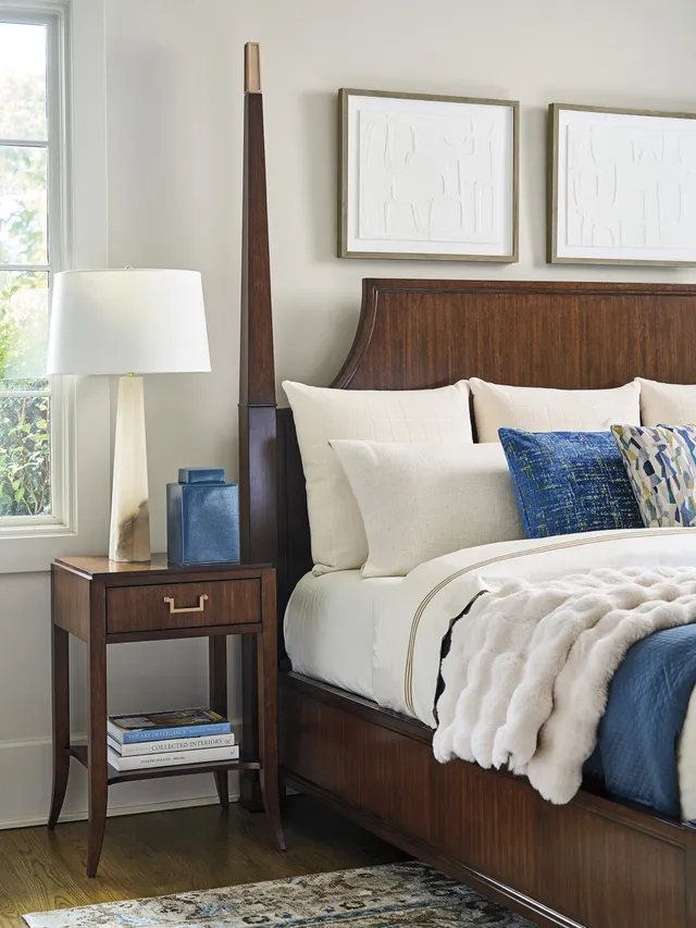 Vera Night Table