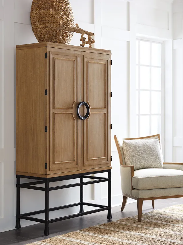 Jade Bar/Chest On Stand