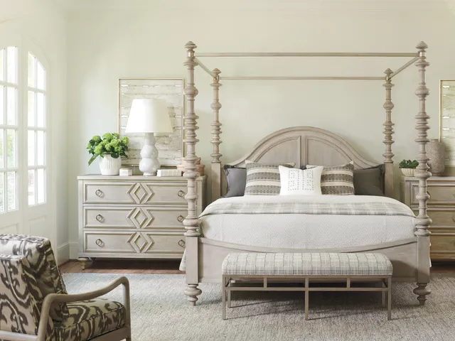 Heathercliff Poster Bed