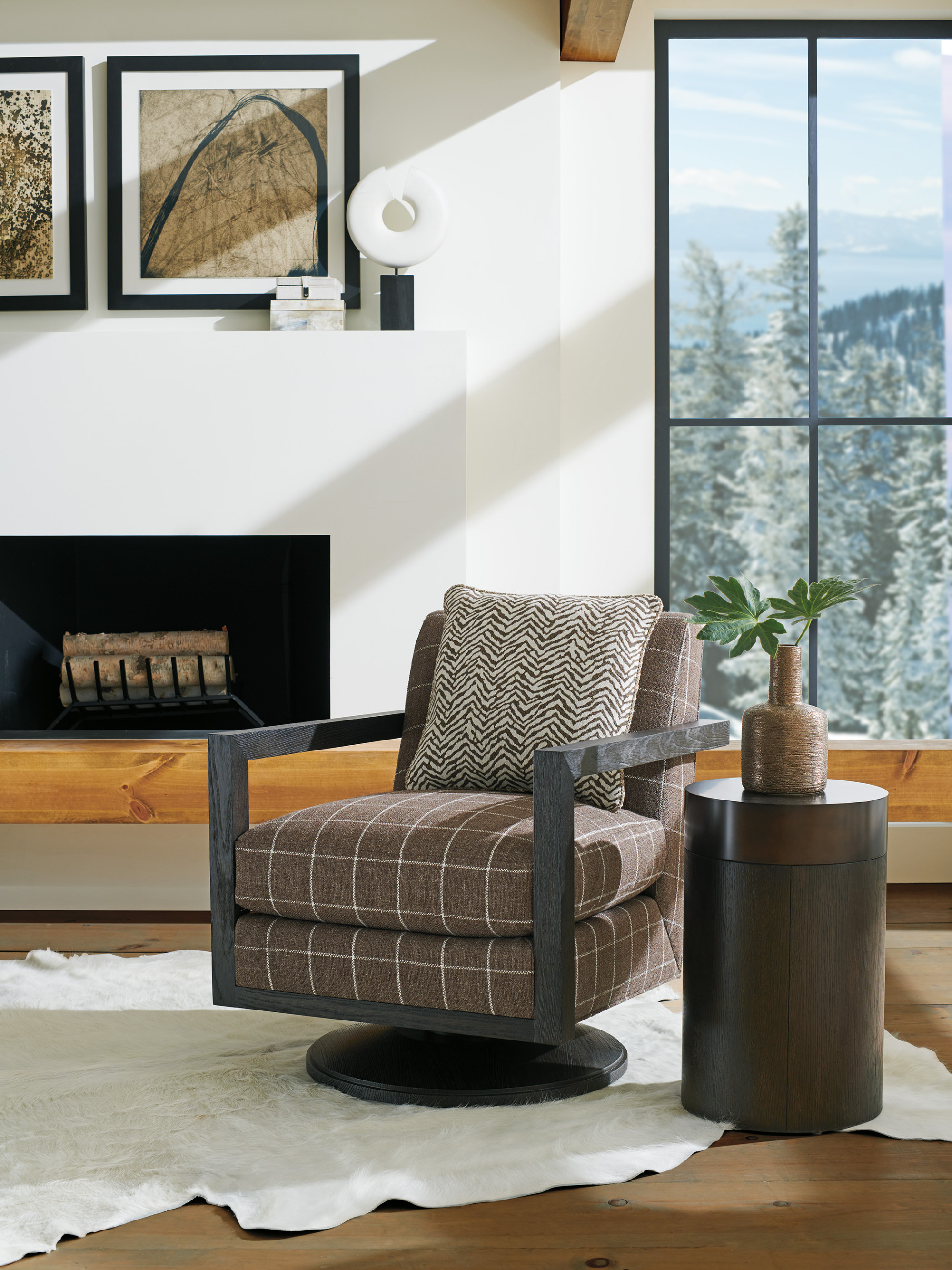 Black Diamond Round End Table - image 3