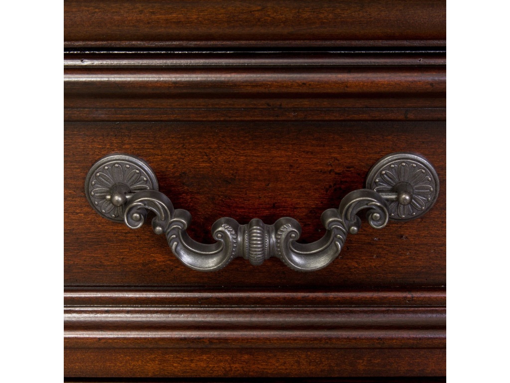 7 Drawer Dresser - image 4