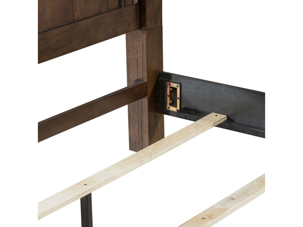 Queen Poster Bed - image 9